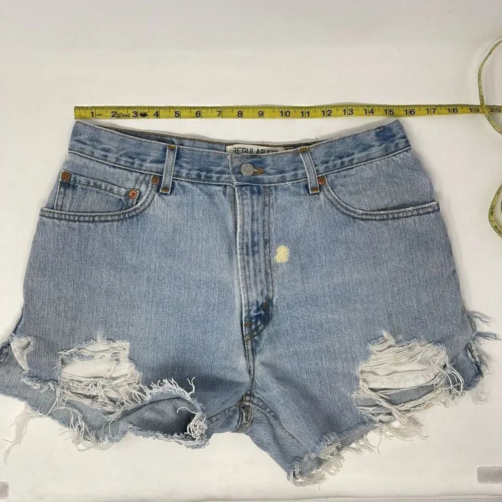 Vintage Levi's Blue Regular Fit High Rise Frayed Hem Denim Shorts Size W36xL30